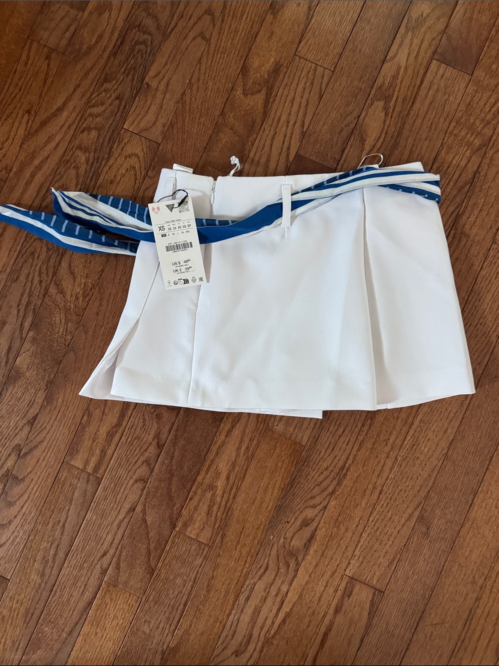 Zara White Pleated Mini Skirt with Blue Stripe Belt
